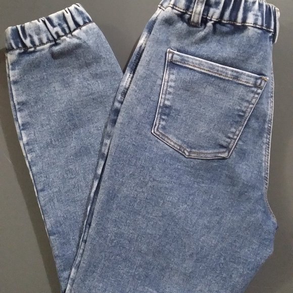 EightyTwo Mom Jeans - Picture 2 of 4